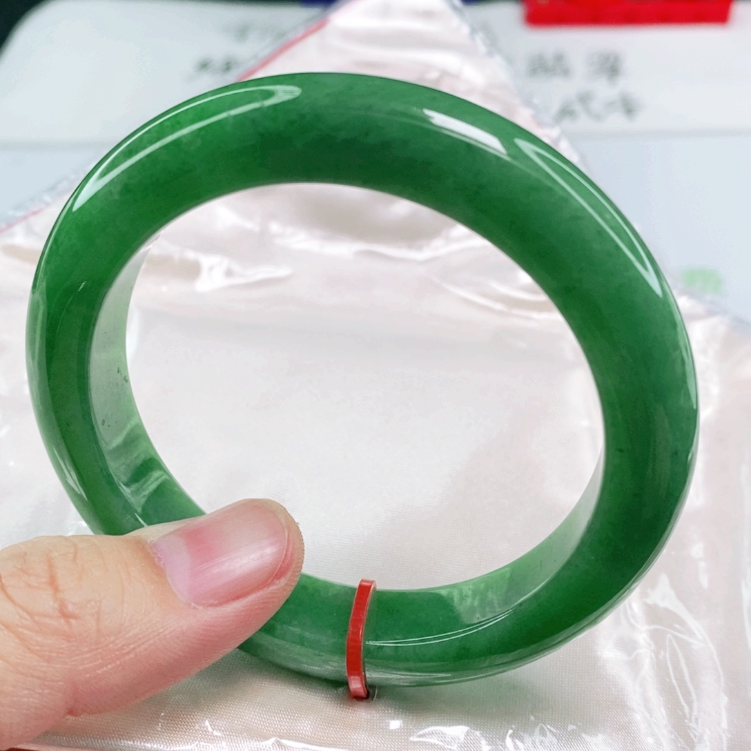 未镶嵌手镯翡翠56.8圈口毕业