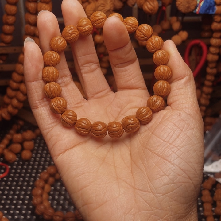 ****࿐木质类龙纹桃枭挂件