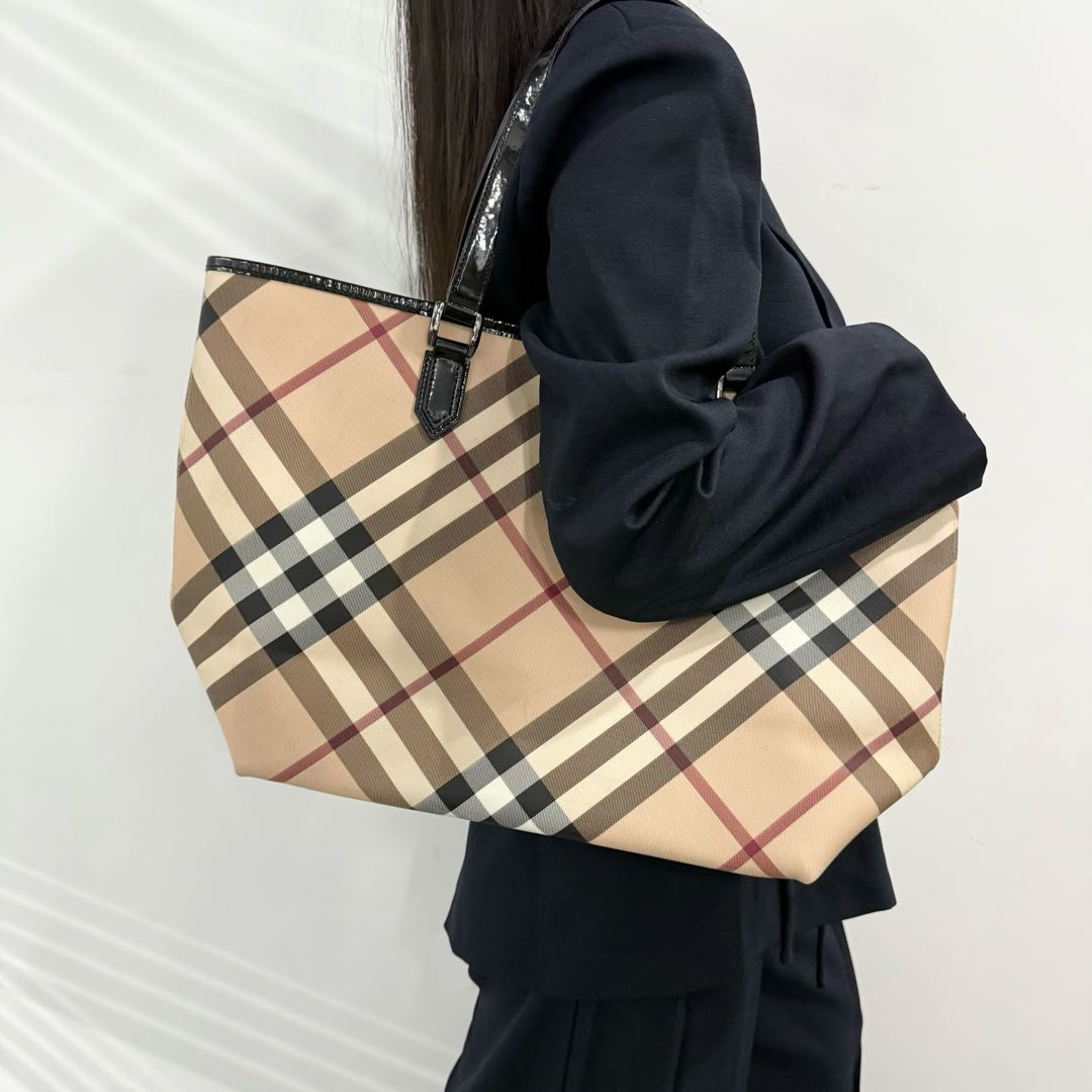 95新 BURBERRY/博柏利 经典格纹托特/3811
