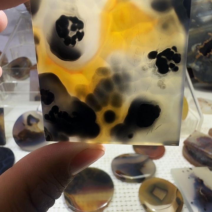 玛瑙/玉髓未镶嵌珠宝奇石