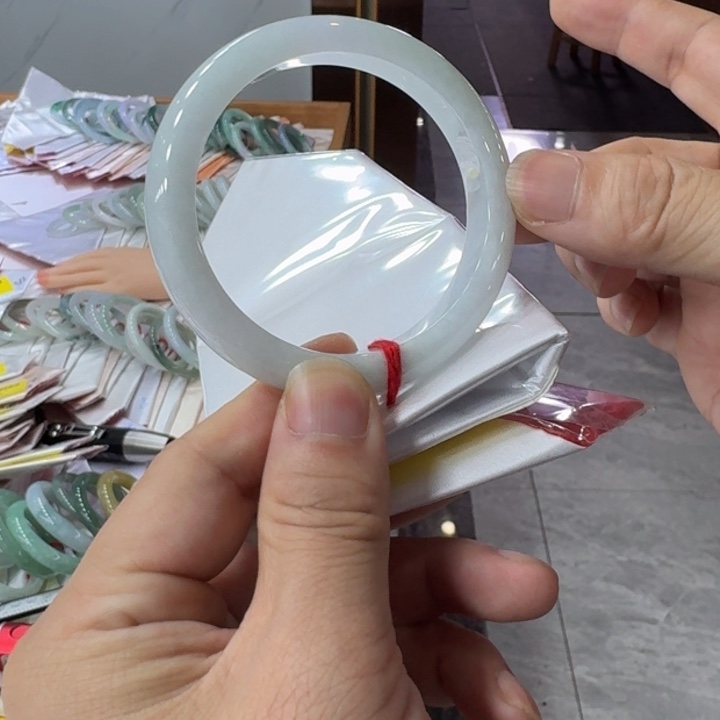 翡翠手镯未镶嵌纯天然缅甸翡翠A货买断