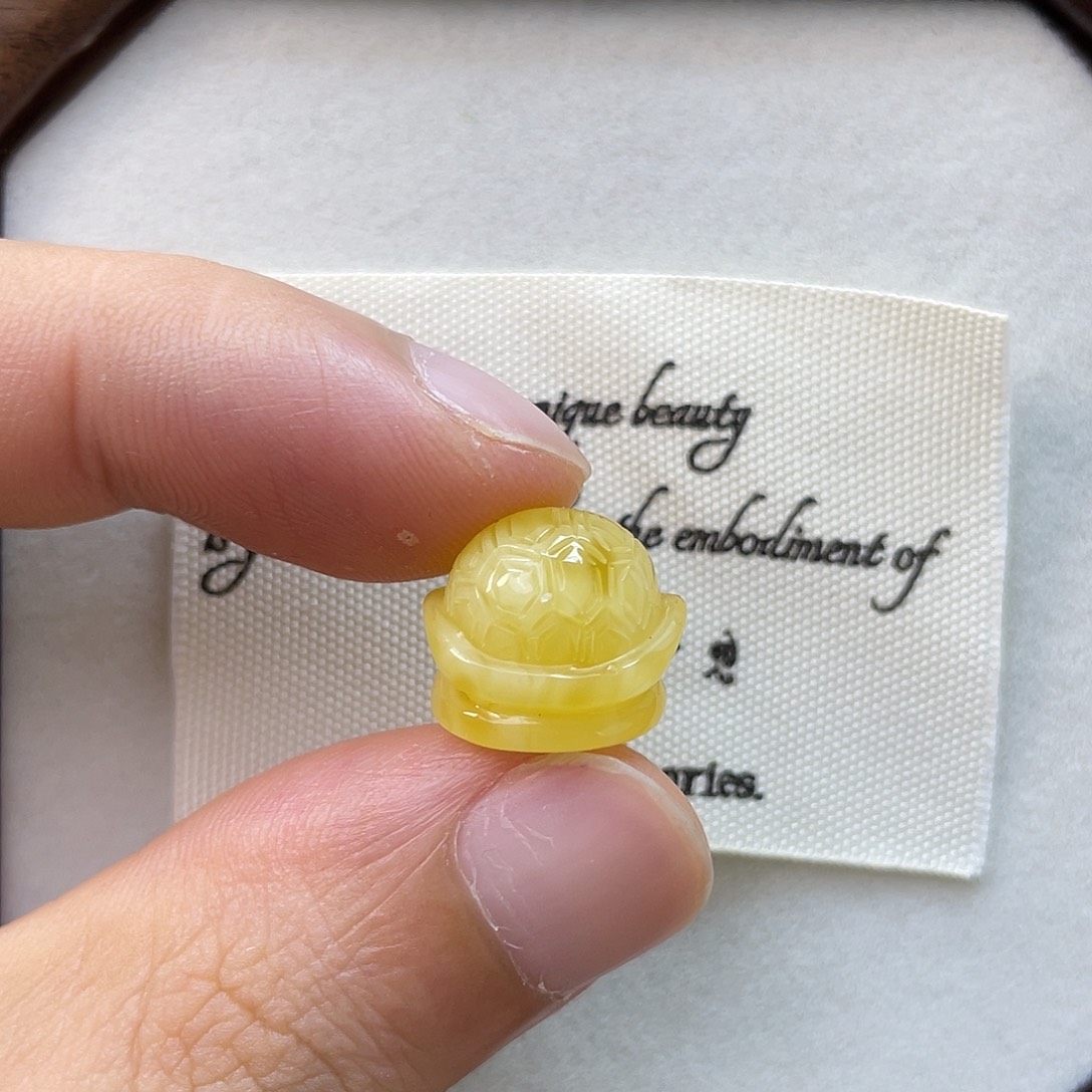琥珀未镶嵌珠宝奇石富甲天下