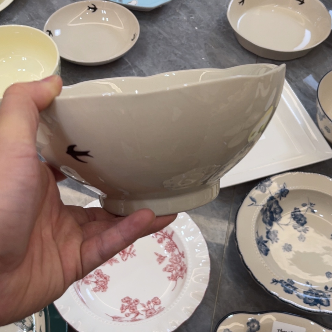 陶瓷微瑕餐具介意勿拍，满18飞！
