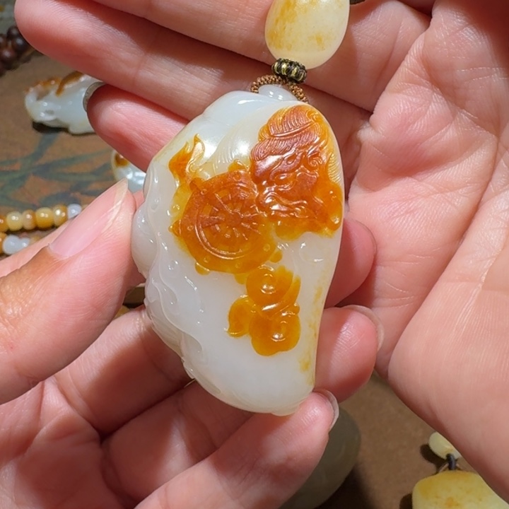 心***币和田玉未镶嵌颈饰
