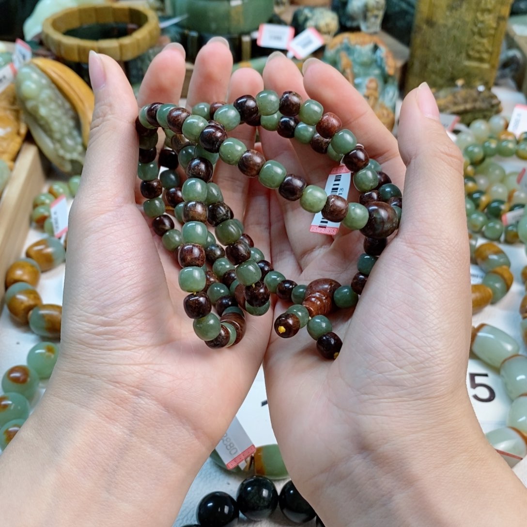 透闪石质玉108粒未镶嵌