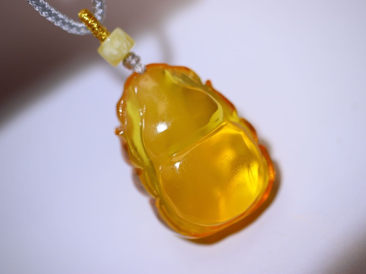 天然原矿俄料金绞蜜琥珀葫芦吊坠 30.8*22.5*13.4mm 特价出