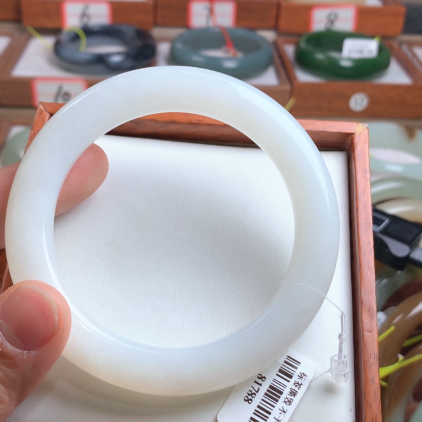 【闪购商品】和田玉手镯未镶嵌