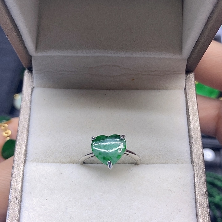 翡翠戒指银S925镶嵌天然翡翠