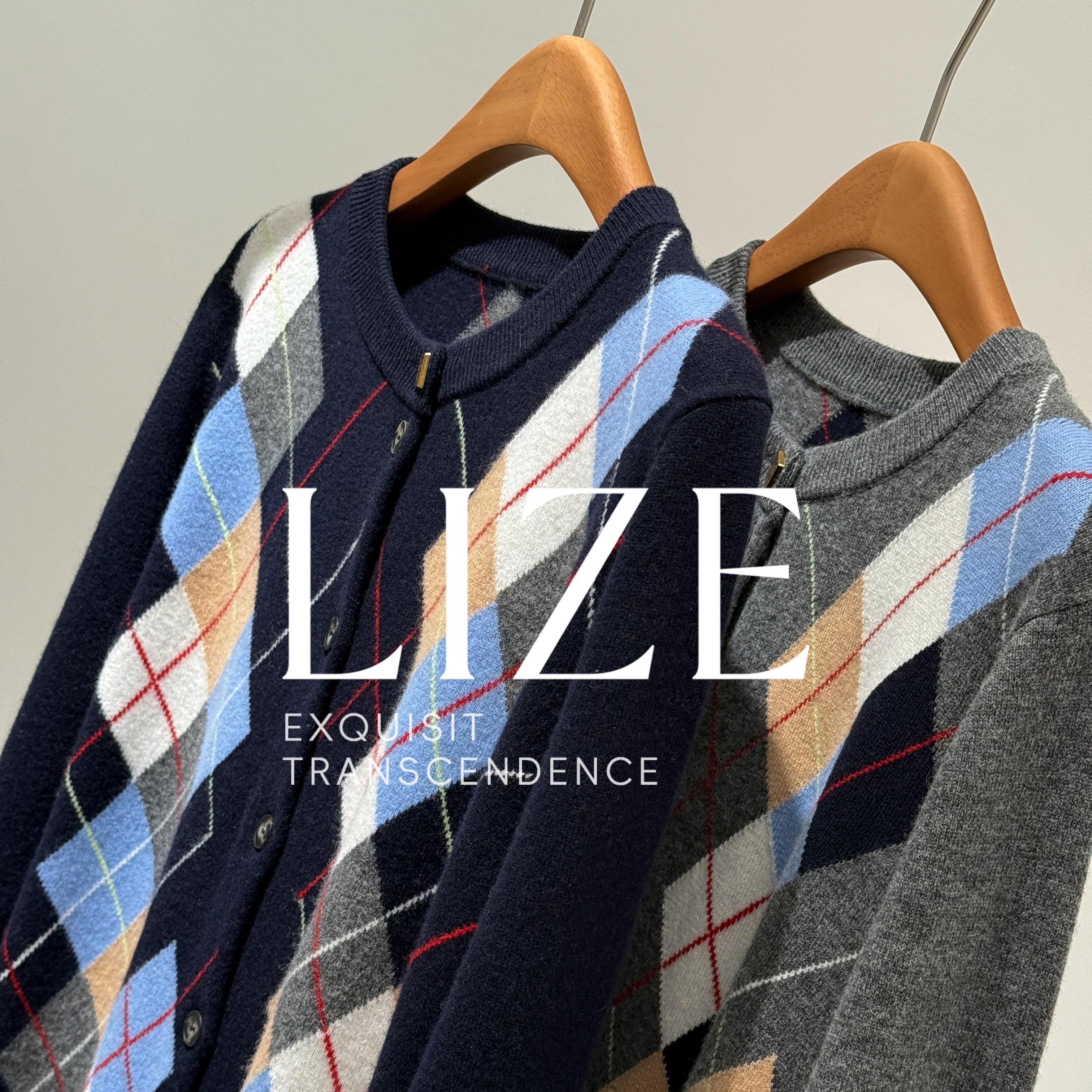 LIZE「L0587」100绵羊毛菱格纹毛衣外套