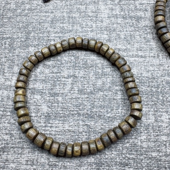 沉香手串乌身片珠0.6