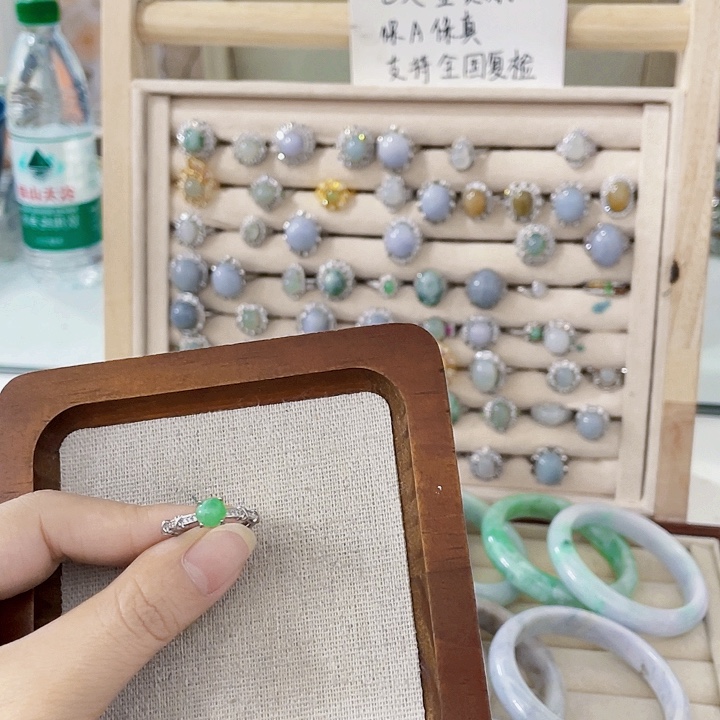 翡翠未镶嵌颈饰天然翡翠Ａ货