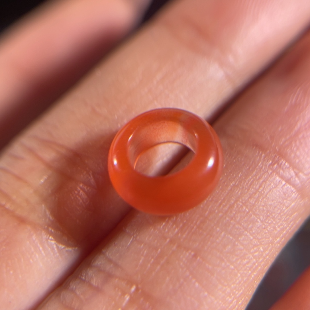 南红玛瑙大黑洞 跑环5.8mm未镶嵌
