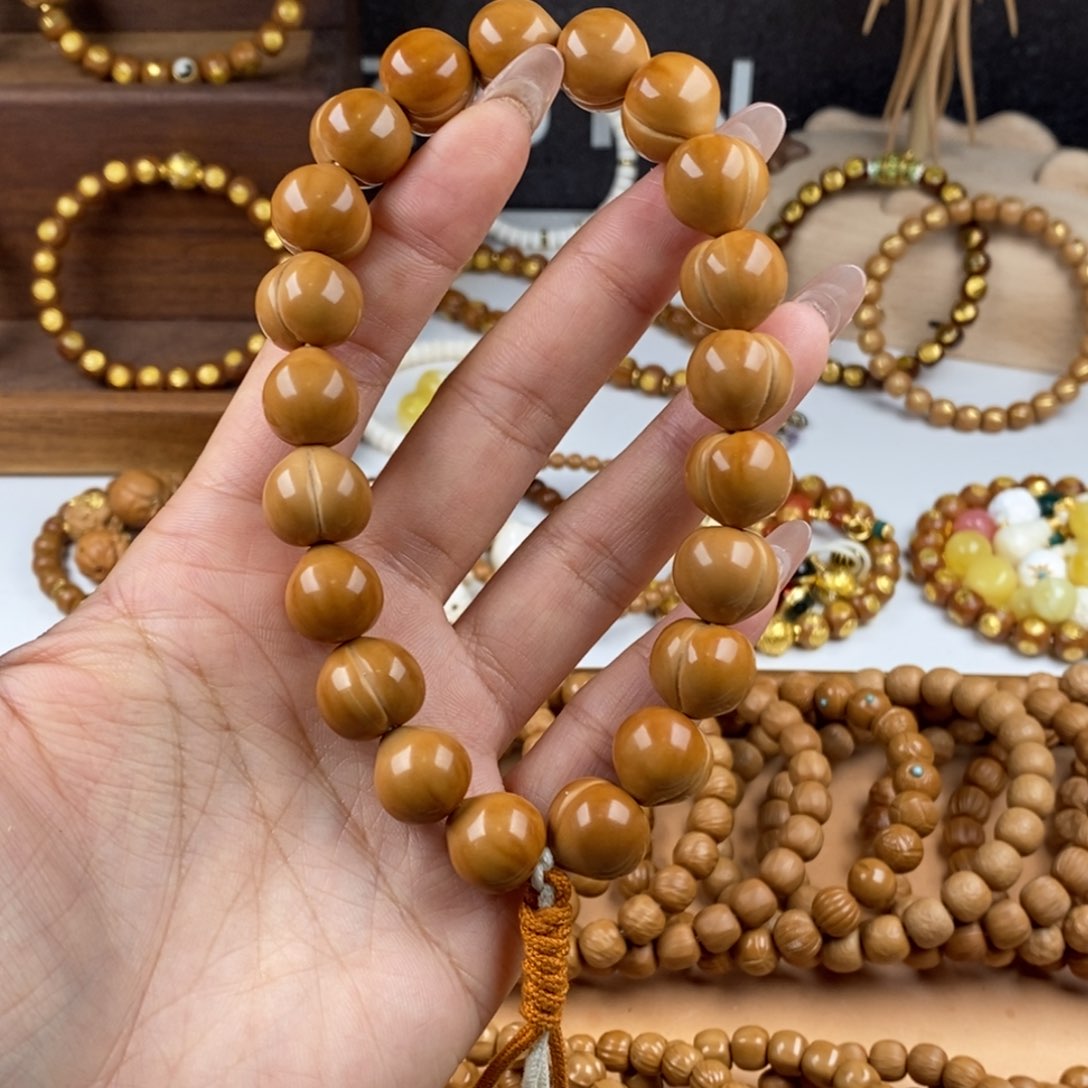 吊坠猴头核桃屁桃