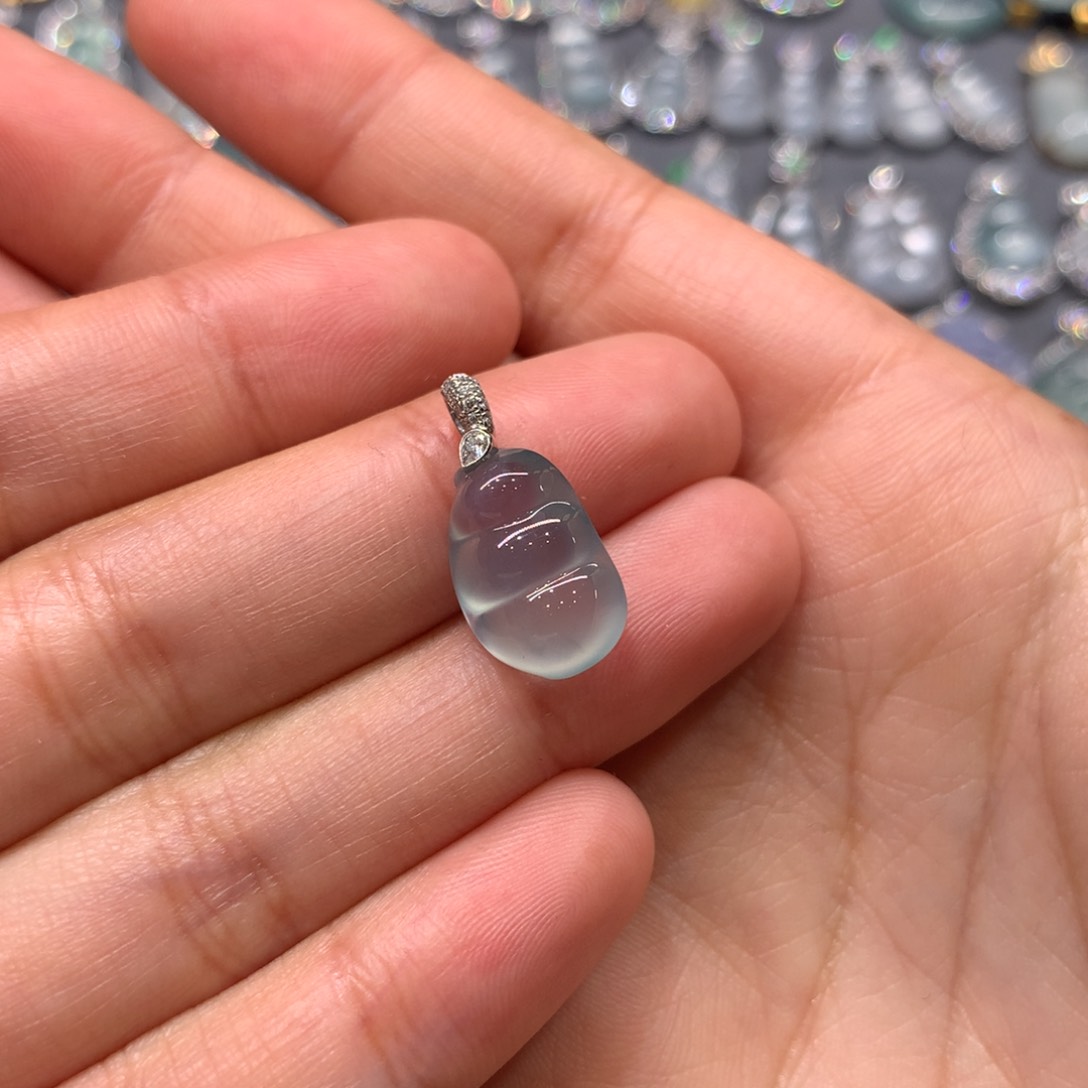 翡翠颈饰18K金镶嵌吊坠