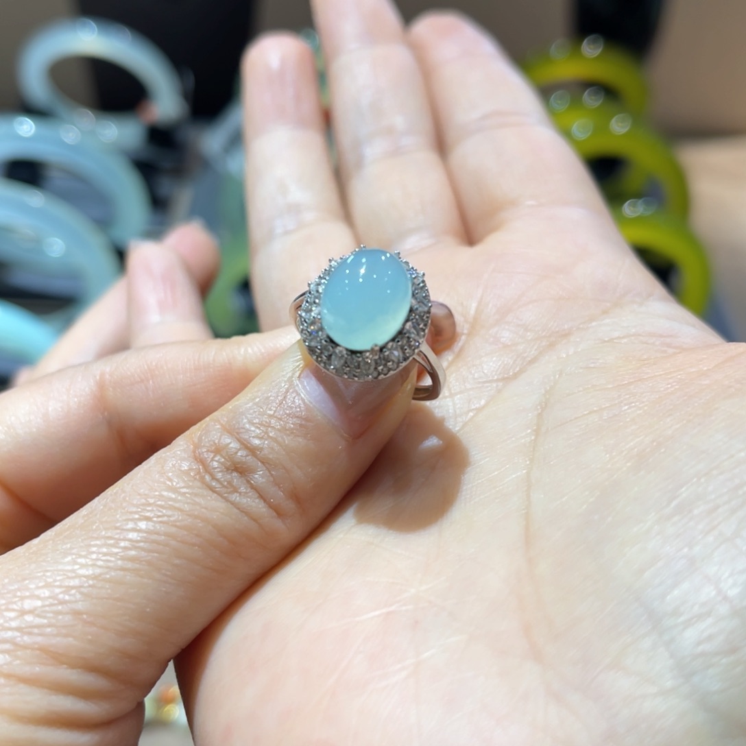 蛇纹石玉手镯未镶嵌手镯