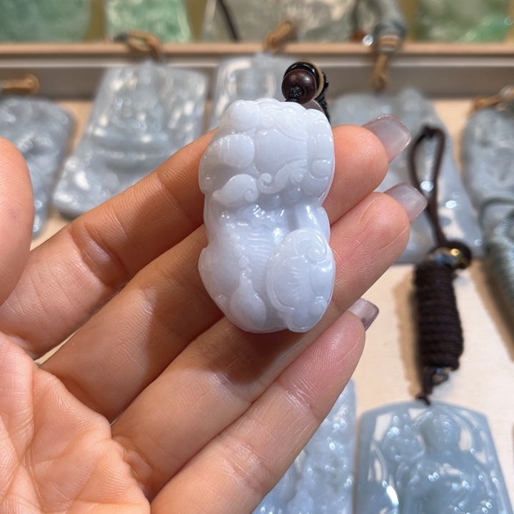 翡翠颈饰未镶嵌翡翠