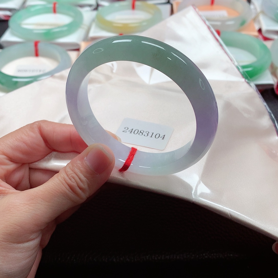 翡翠手镯未镶嵌天然A货翡翠手镯