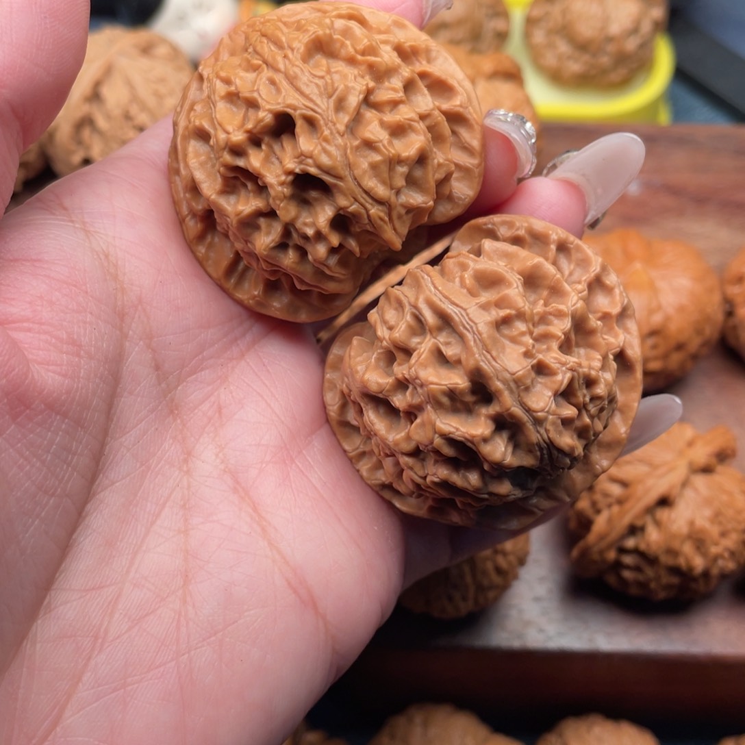 文玩核桃吊坠全品，苹果园45精配边肚同尺