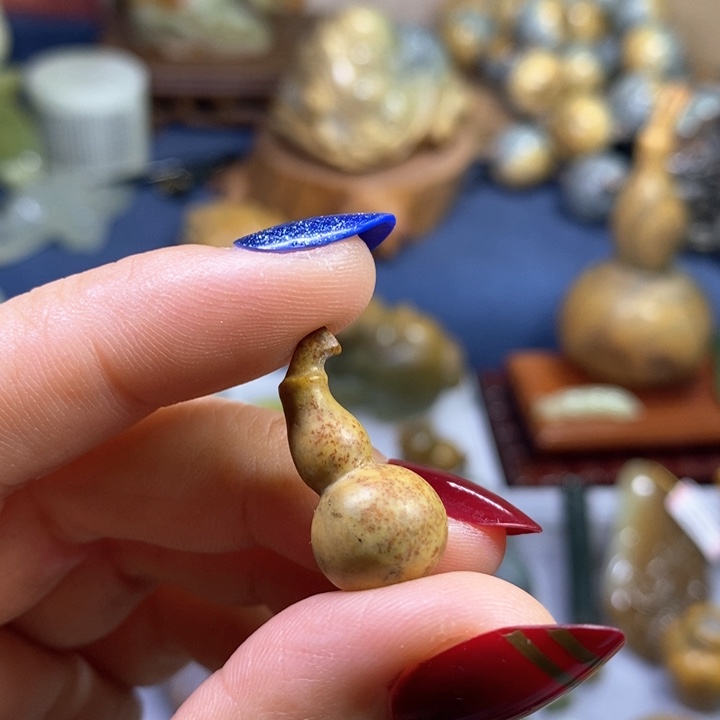 岫岩河磨玉（透闪石质玉）葫芦未镶嵌