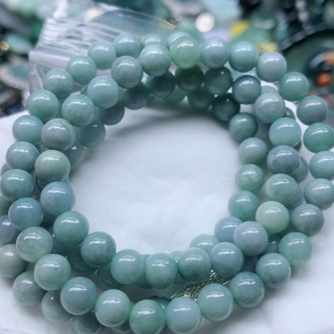 翡翠颈饰未镶嵌手串