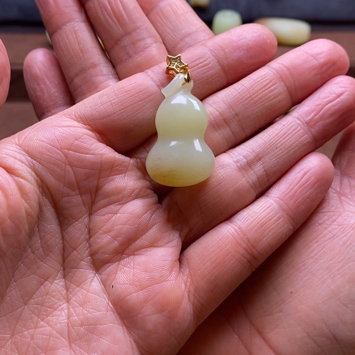 和田玉颈饰未镶嵌木*