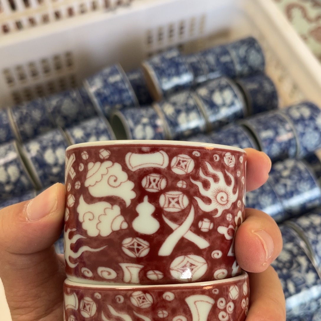 瓷片景德镇釉里红八宝纹直口杯拍一发二