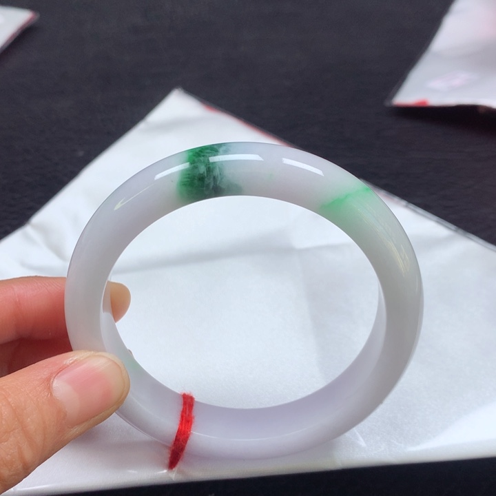 翡翠手镯未镶嵌58圈