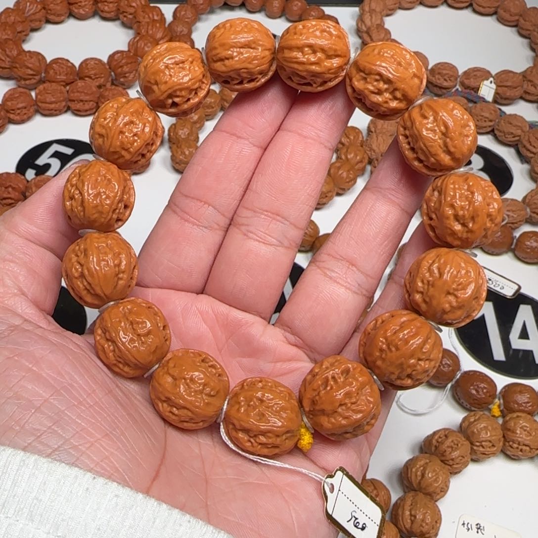 文玩核桃吊坠粗筋八棱19