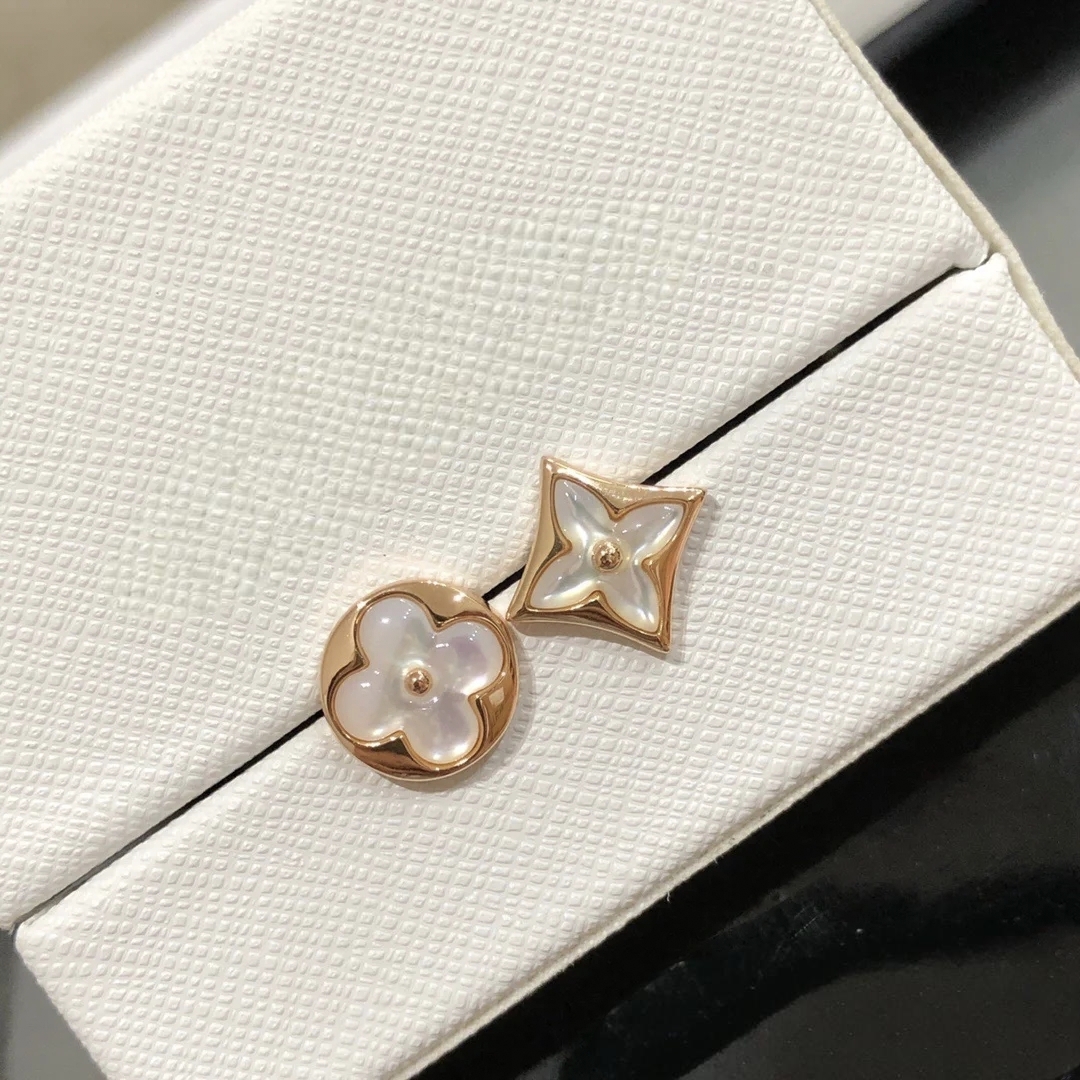 18k金老花耳钉柜版飞碟金耳堵白贝母耳钉不对称鸳鸯18k 金耳饰