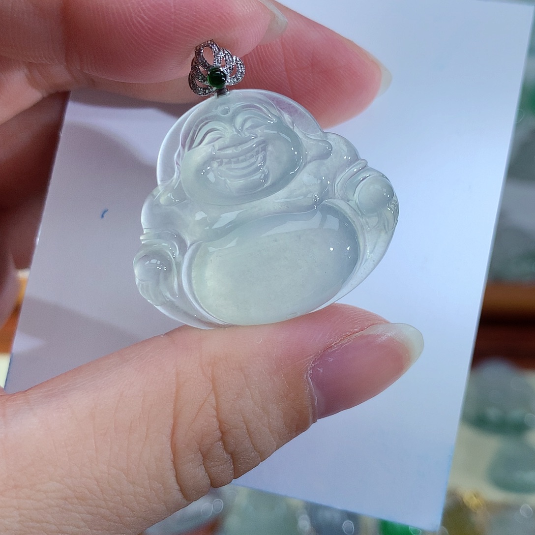 翡翠18K金镶嵌颈饰佛