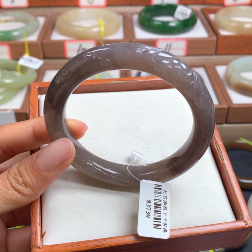 【闪购商品】和田玉手镯未镶嵌56