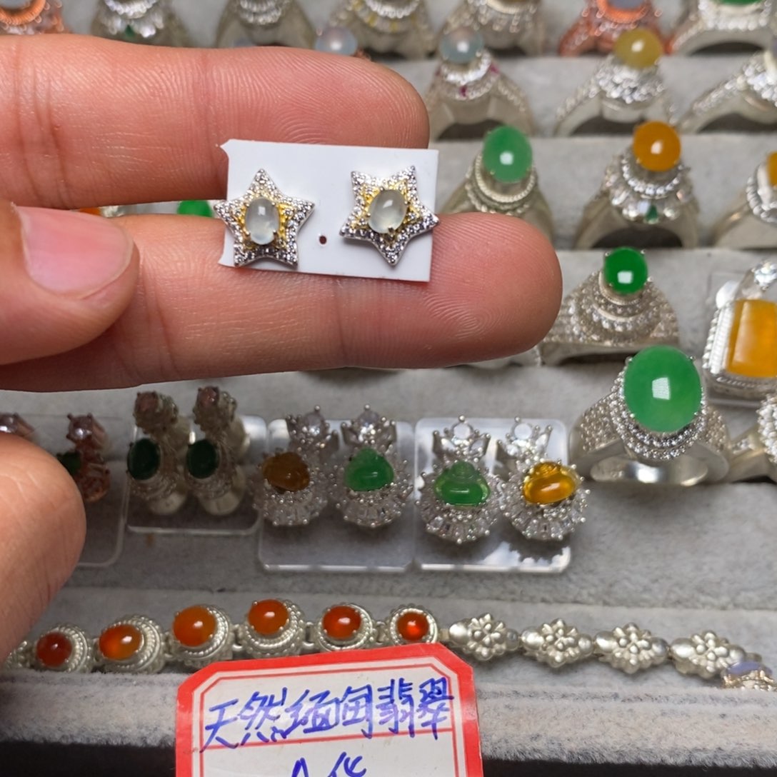 翡翠耳饰未镶嵌耳钉