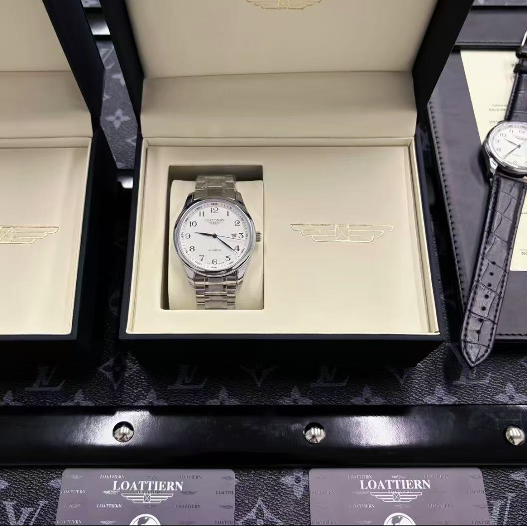 全新未使用/名匠/单日历/表径41mm/全自动机芯腕表 【一一补贴】