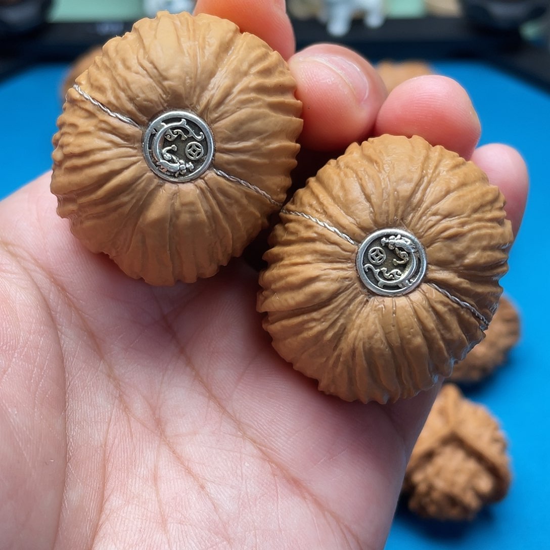 文玩核桃把件猴头元宝40