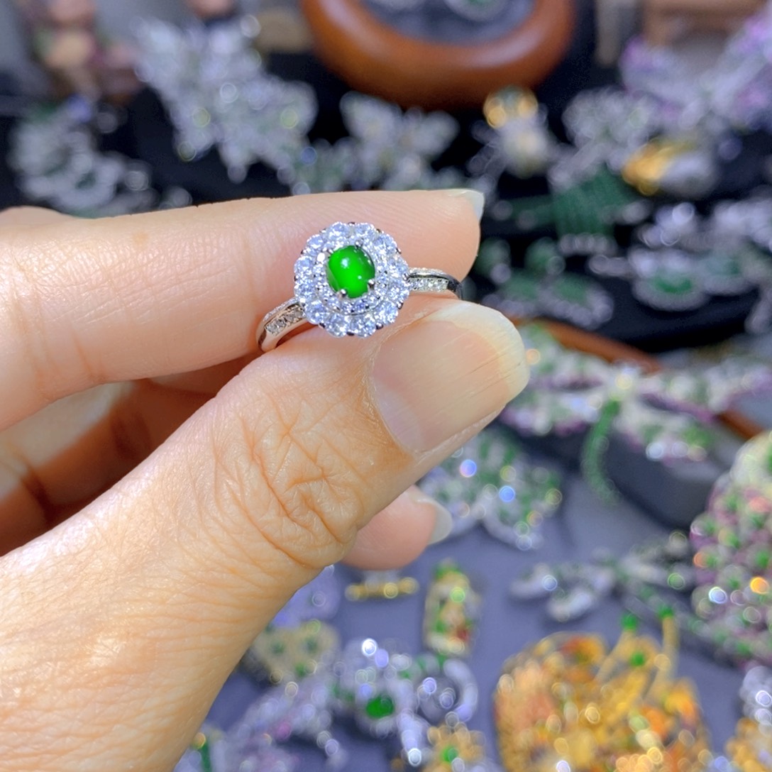 翡翠颈饰银S925镶嵌天然翡翠