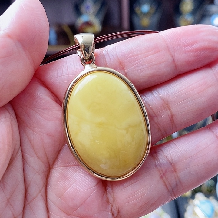 琥珀颈饰银S925镶嵌吊坠