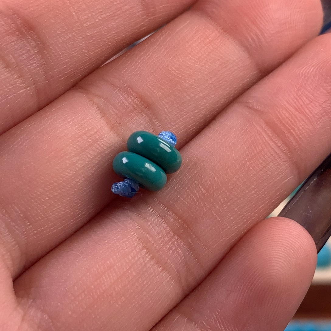 绿松石未镶嵌珠宝奇石7.4x3.2mm