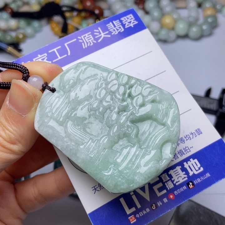 翡翠颈饰未镶嵌翡翠