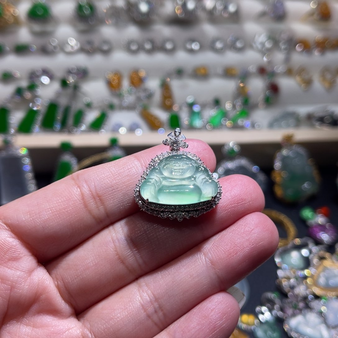 翡翠吊坠(不含链)18K金镶嵌