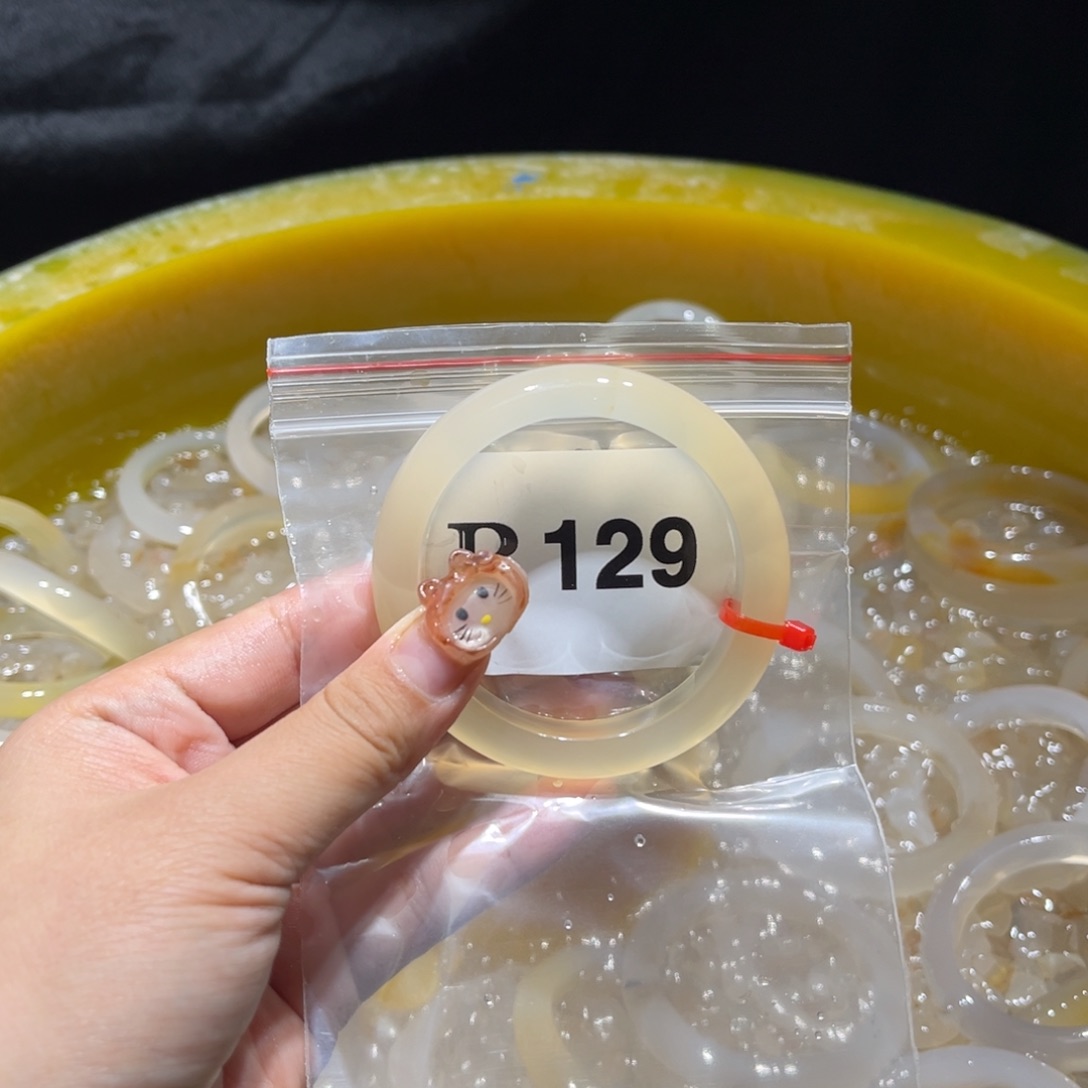 章****玛瑙/玉髓未镶嵌手镯