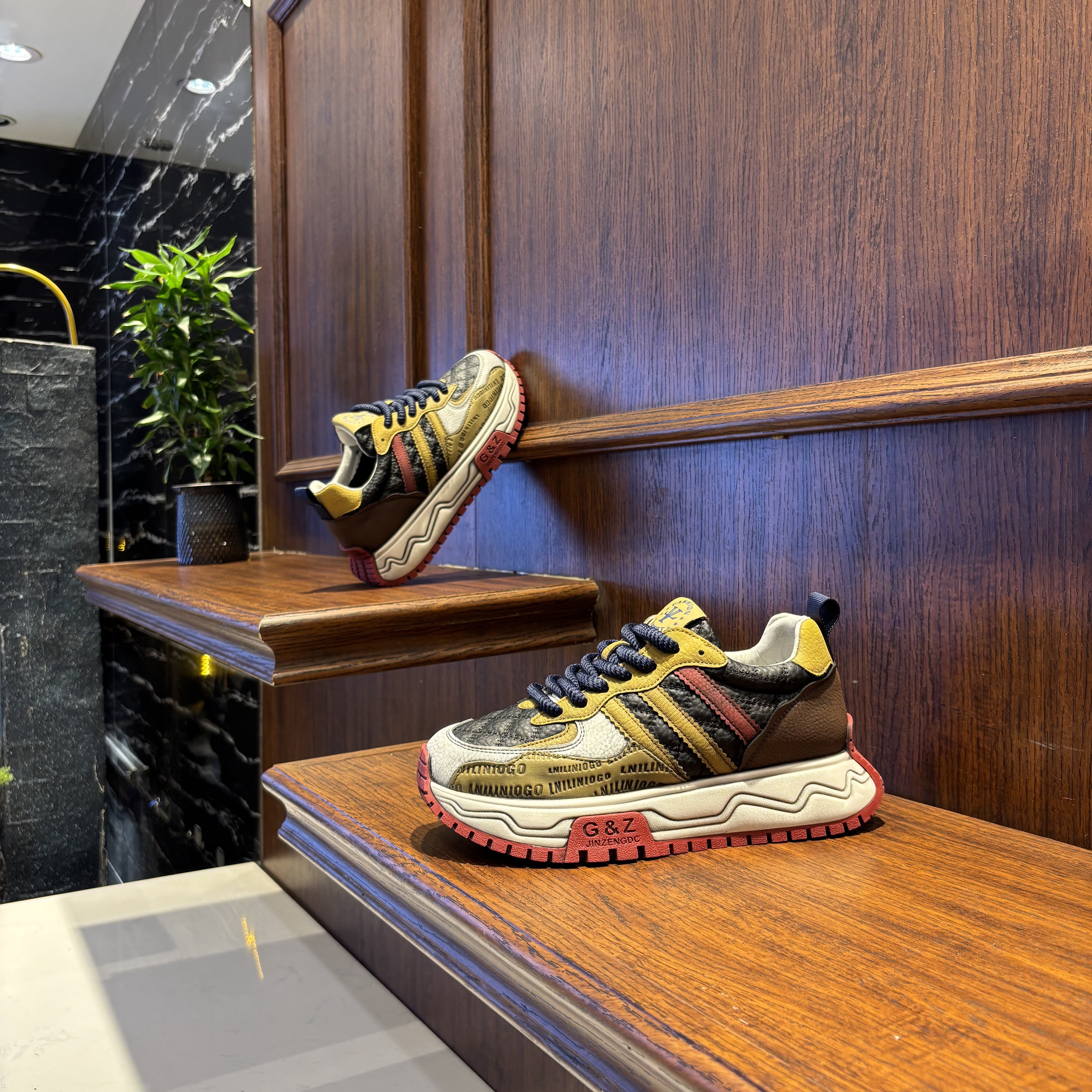 2025冬季休闲时尚百搭潮流软底增高防滑潮牌品质男鞋（标准码）