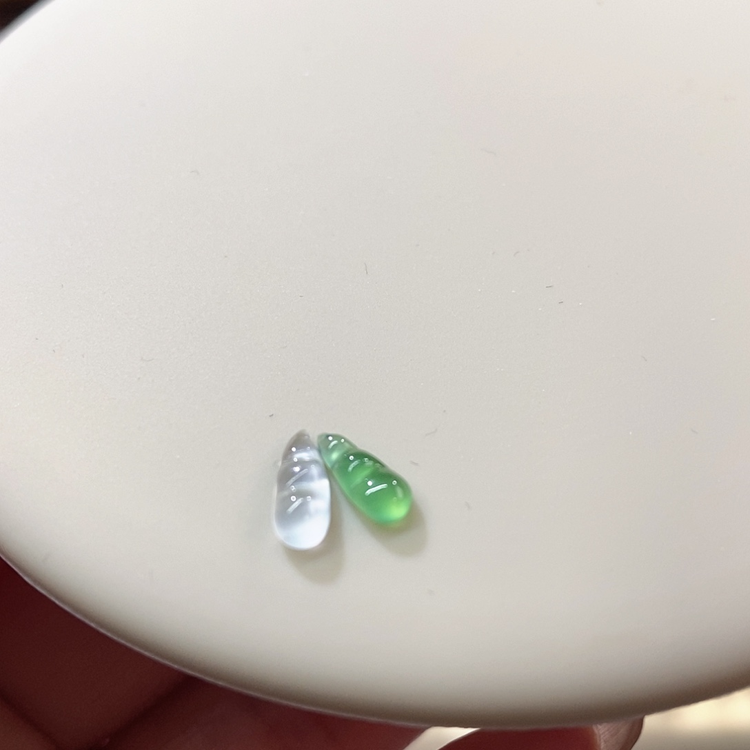 翡翠裸石一对冰豆子特价
