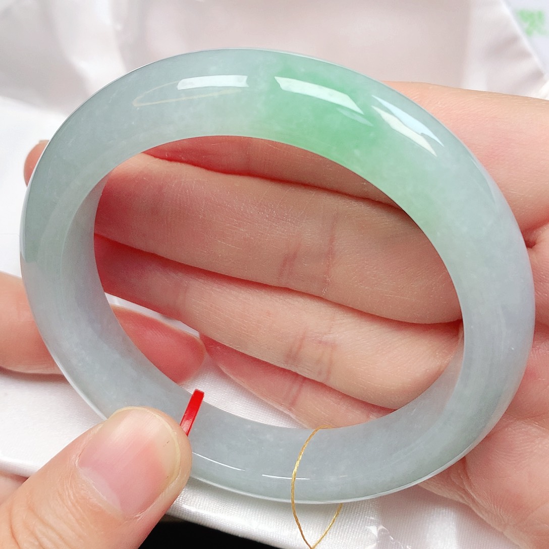 翡翠手镯未镶嵌抖音503