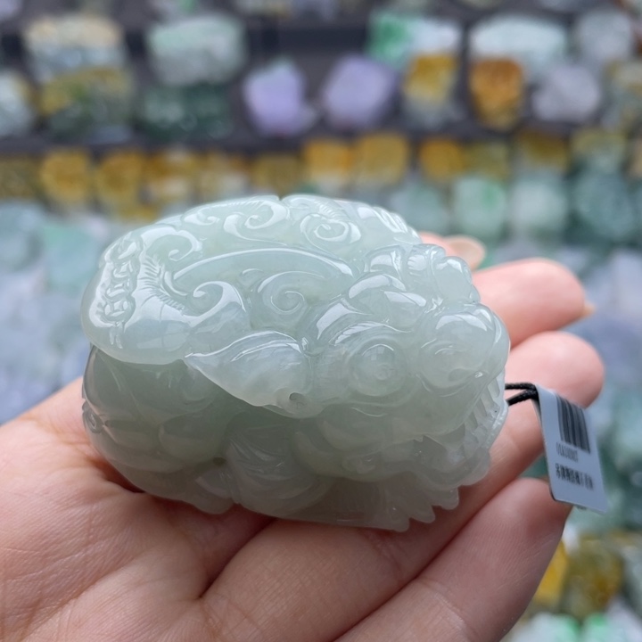 翡翠颈饰未镶嵌貔貅