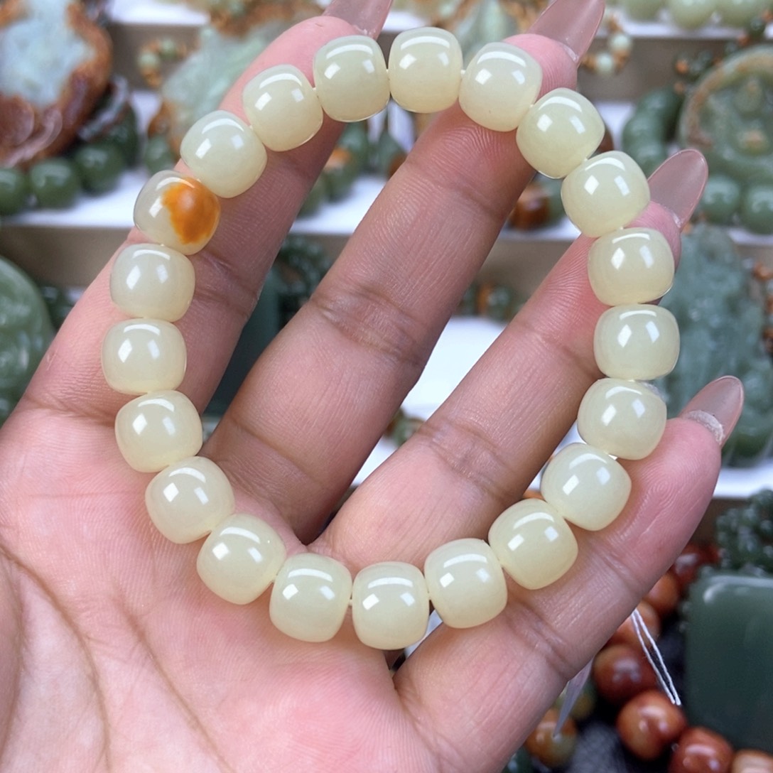 透闪石质玉手串未镶嵌