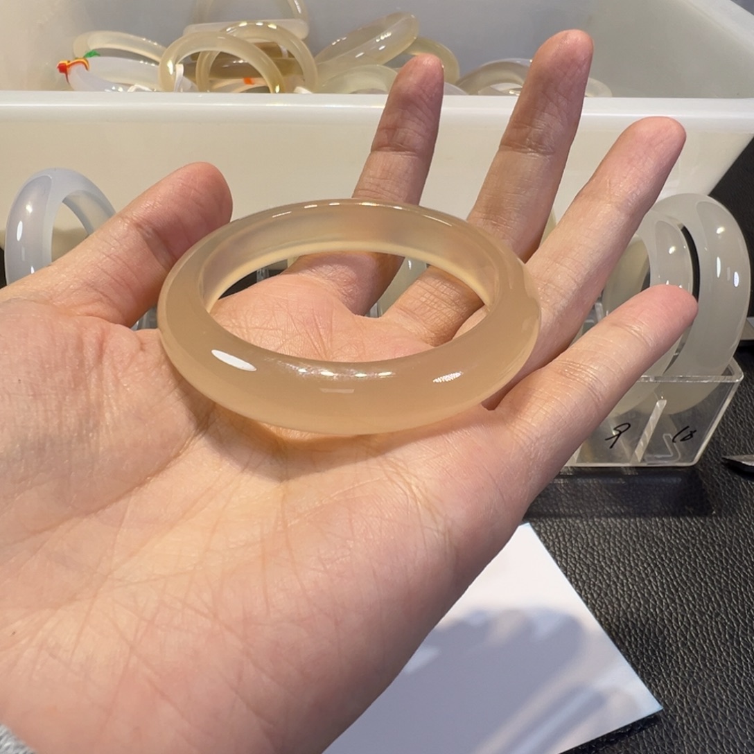 几***人玛瑙/玉髓未镶嵌手镯