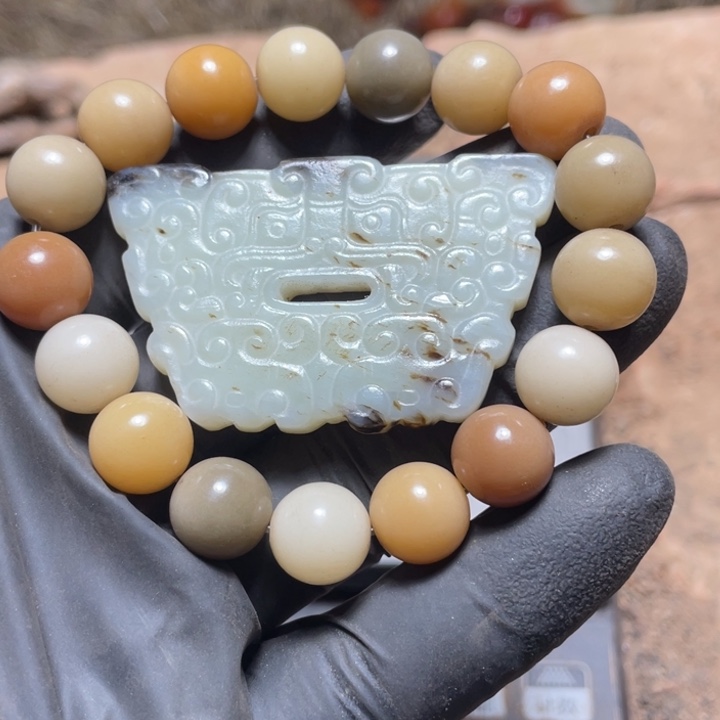 黎***敏吊坠白玉菩提Chijbvvhjjjjkj