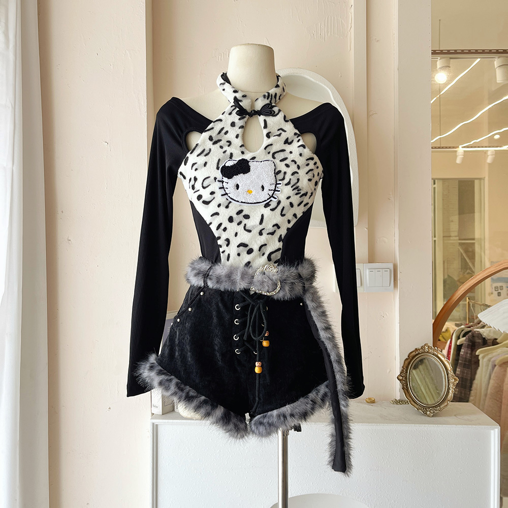 LHTE青青大码女装  辣妹露肩中式挂脖kt猫上衣+毛边短裤套装T5489