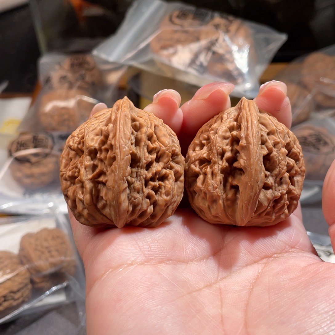 文玩核桃吊坠40虎头