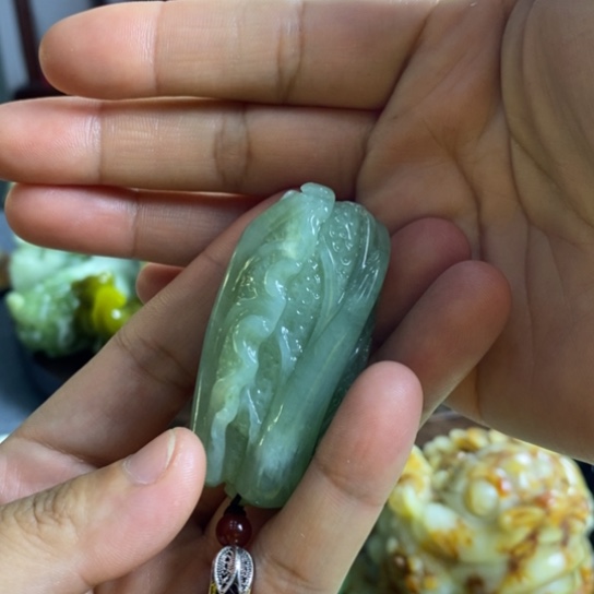 蛇纹石玉未镶嵌颈饰包*！